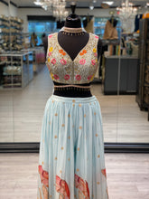 Load image into Gallery viewer, Tassels in the Sky