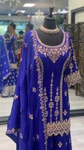 Load image into Gallery viewer, Zahnoor.
