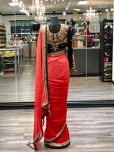 Load image into Gallery viewer, Black And Red Beauty