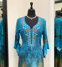 Load image into Gallery viewer, Prints & Flowers Kurti