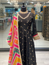 Load image into Gallery viewer, Noora
