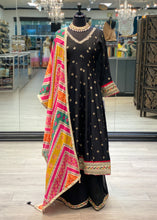 Load image into Gallery viewer, Noora
