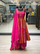 Load image into Gallery viewer, Julie Chawla
