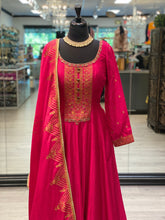 Load image into Gallery viewer, Noor Short Anarkali

