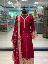 Load image into Gallery viewer, Indian Royalty
