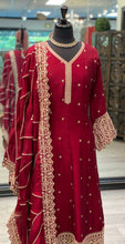 Load image into Gallery viewer, Indian Royalty
