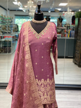 Load image into Gallery viewer, Banaras
