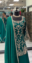 Load image into Gallery viewer, Areeba
