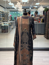 Load image into Gallery viewer, Zareen
