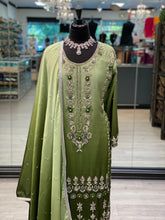 Load image into Gallery viewer, The Classy Green
