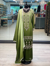 Load image into Gallery viewer, The Classy Green
