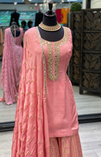 Load image into Gallery viewer, Simplistic Banarsi
