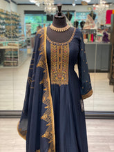 Load image into Gallery viewer, Noor Short Anarkali
