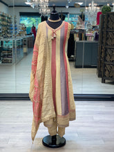 Load image into Gallery viewer, Pastel Beauty
