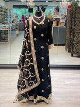 Load image into Gallery viewer, Epitome In Black
