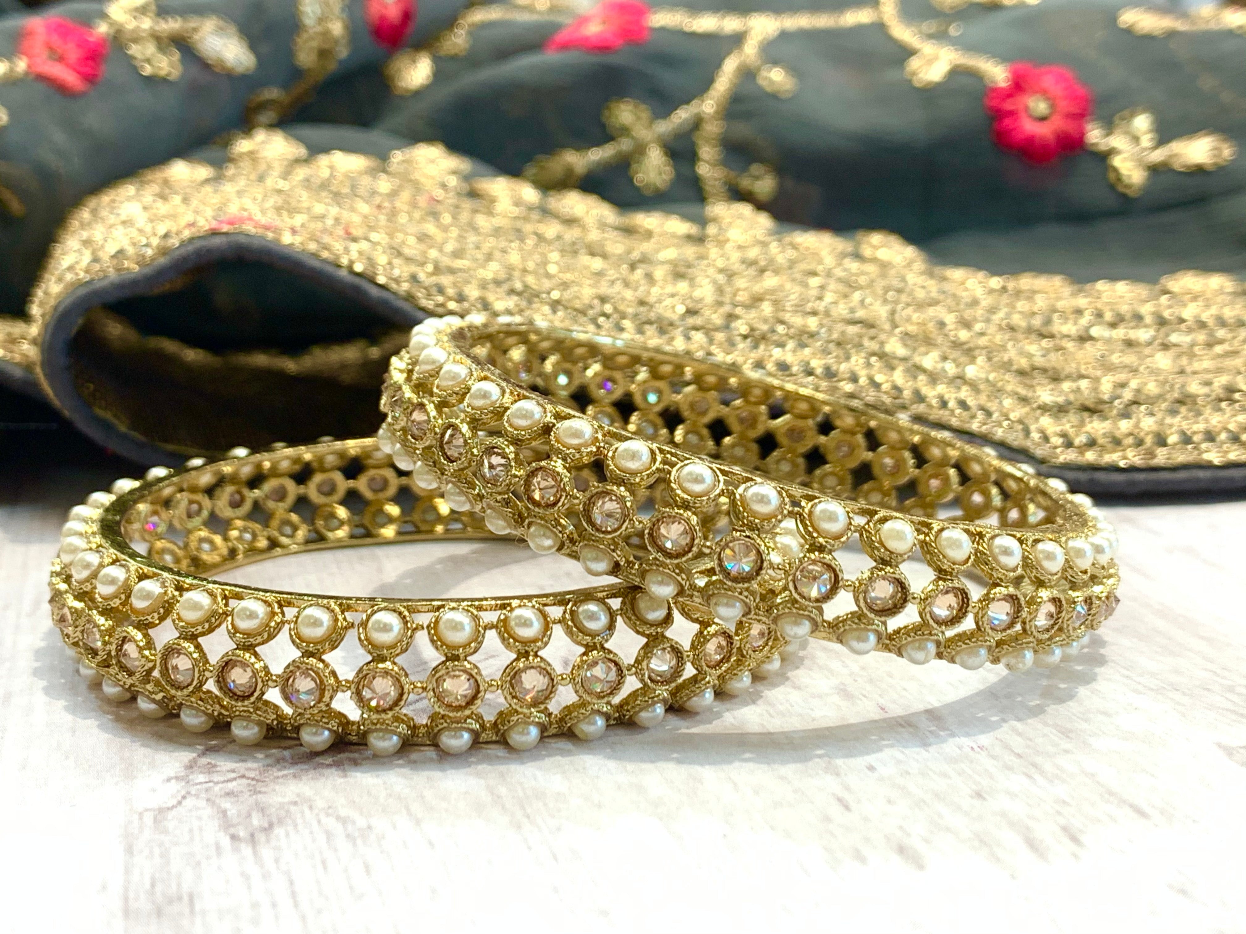 Pearl hot sale bangles set